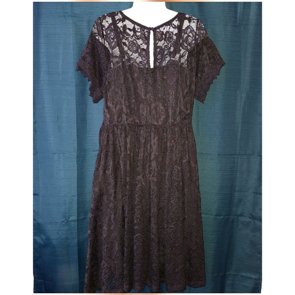 Torrid | Elegant Black Lace Dress - Picture 3 of 5